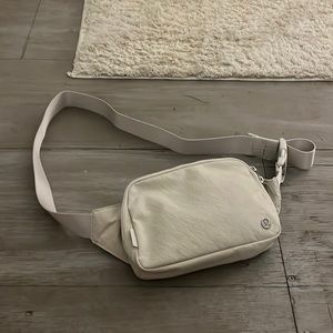 Lululemon Everywhere Belt Bag 2 L